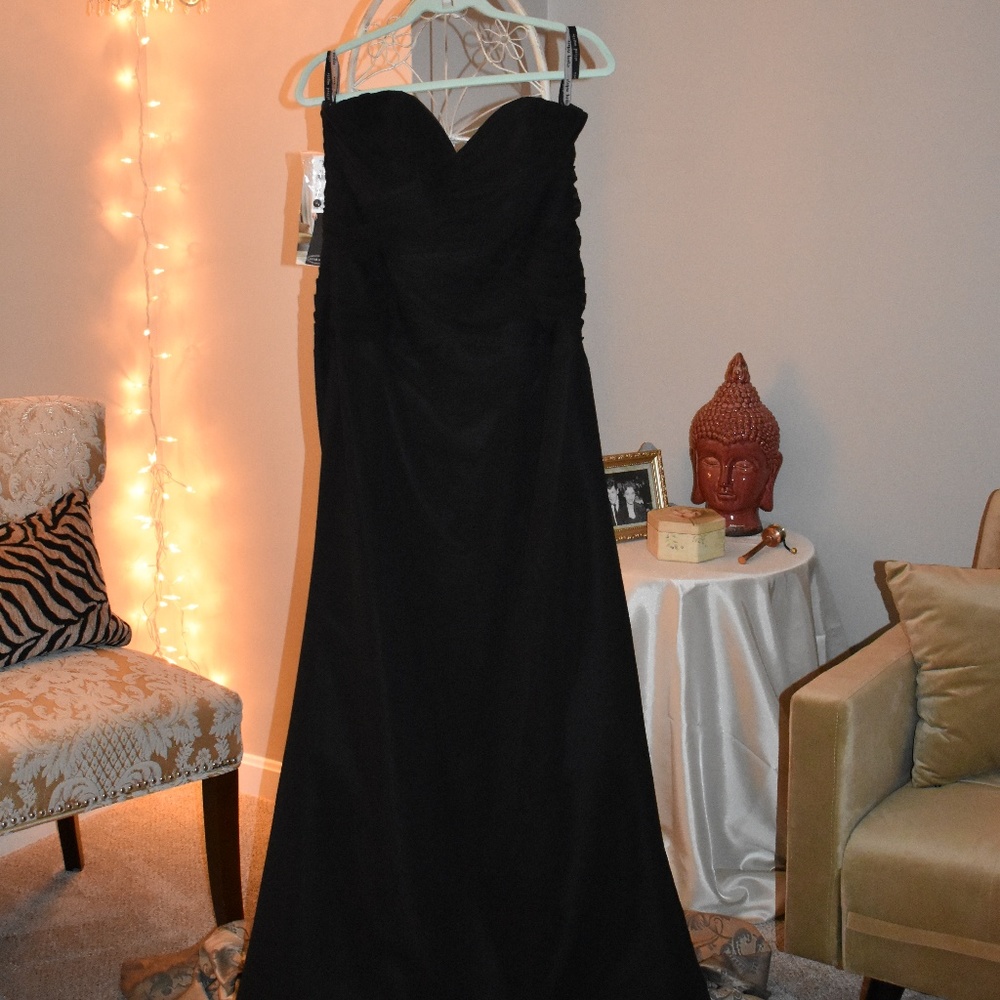 Classic Alfred Angelo Strapless Chiffon Gown